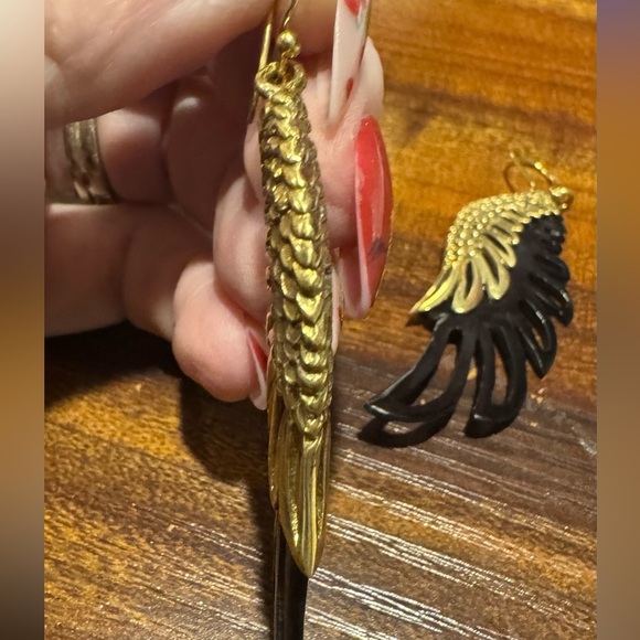 Angel Wing Earrings:  Black & Goldtone 2.5 inches  NWOT - Picture 4 of 5